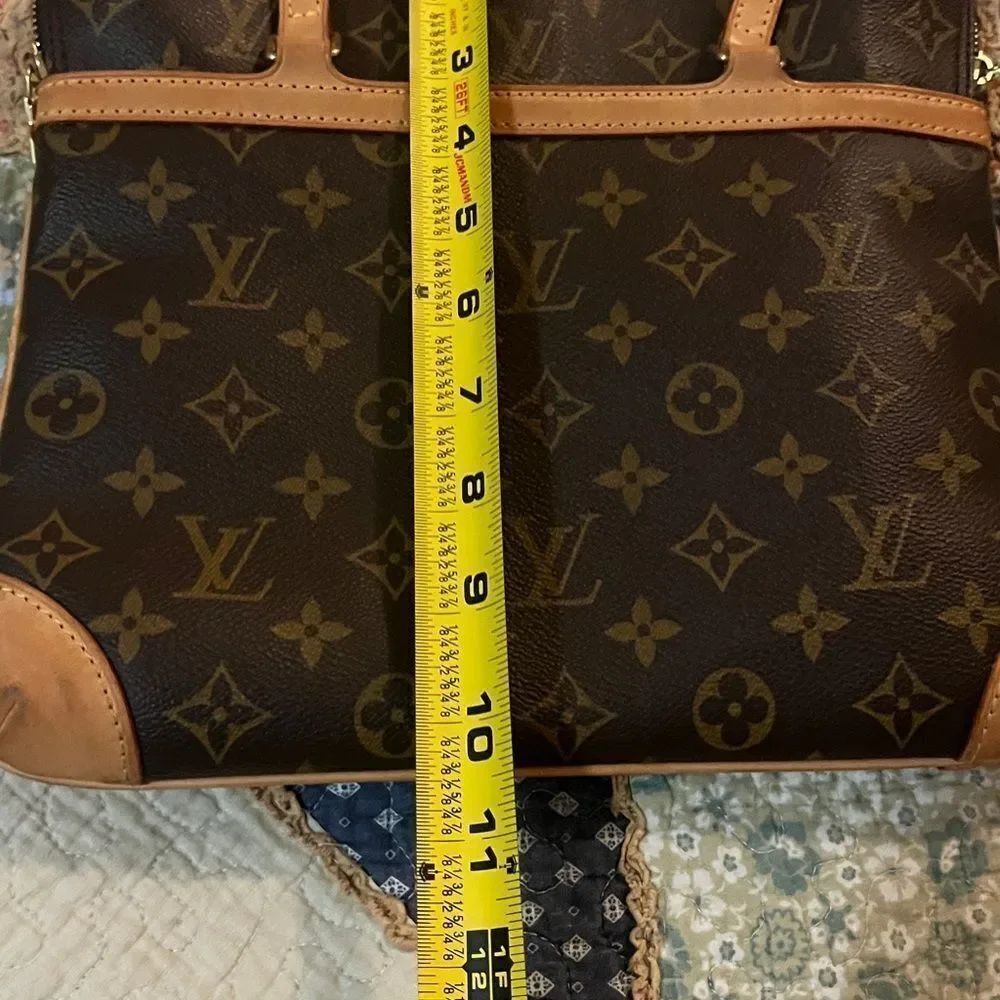 Louis Vuitton - Picture 5 of 12